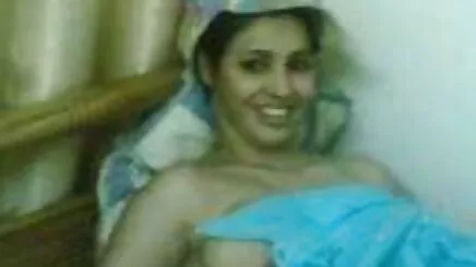 Yanks Hottie Mina Meow phim sex bo chong nàng dau cưỡi nón