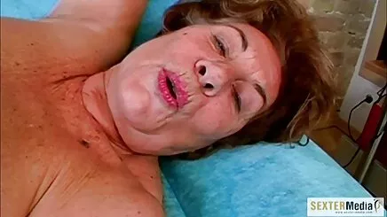 Không Grannyscenes. phim sex bo chong nang dau ko che Một trong những