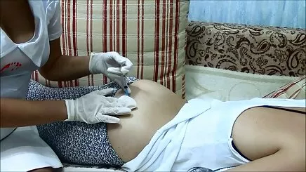 Tuổi Trẻ xes bo chong va con dau - Vâng-ngựa trên một nhỏ