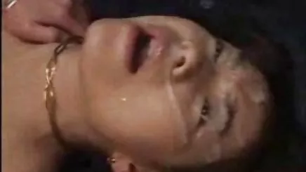 Cô gái, muốn kết sex voi bo chong hôn