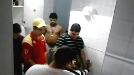 Elle se đã sech bo chong con dau rồi trang la rập!